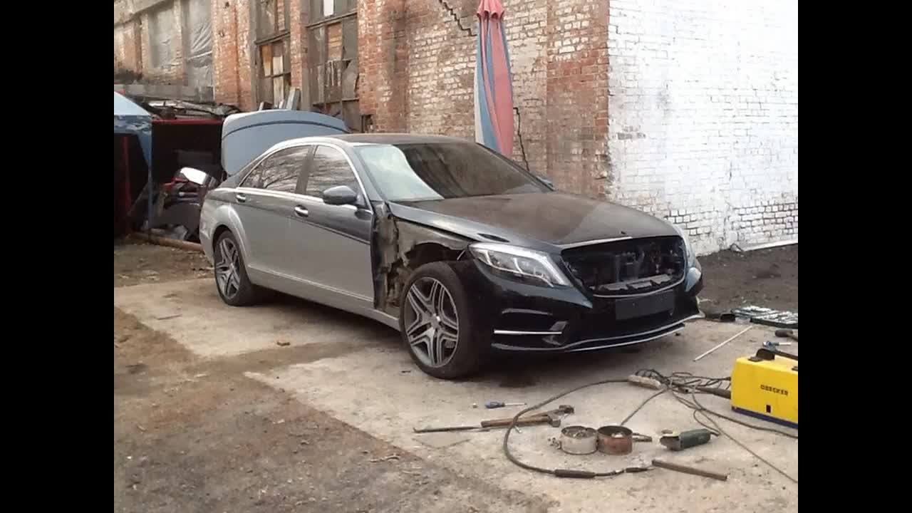 Поставь рестайлинг. Mercedes w221 переделка в w222. Из 221 Мерседеса 222. Битый 221 Мерседес. Разбитый Мерседес 222.